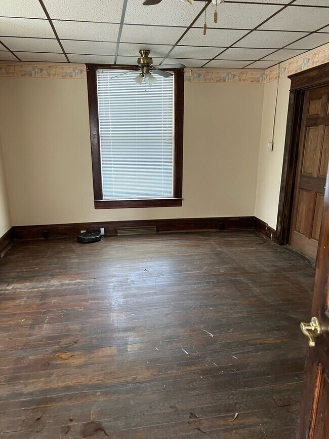 Building Photo - 3 Bedroom Duplex