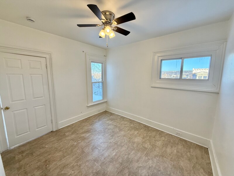 Building Photo - 242 Saratoga St