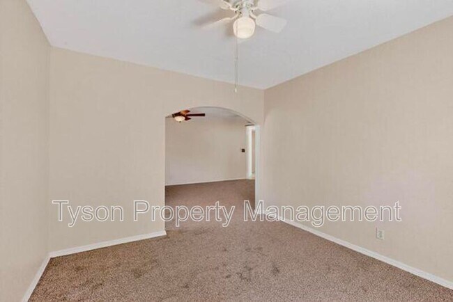 Building Photo - 3013 Taos Meadows Dr NE