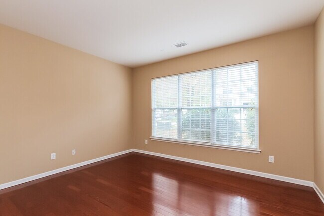 Building Photo - 6415 Colonial Garden Dr