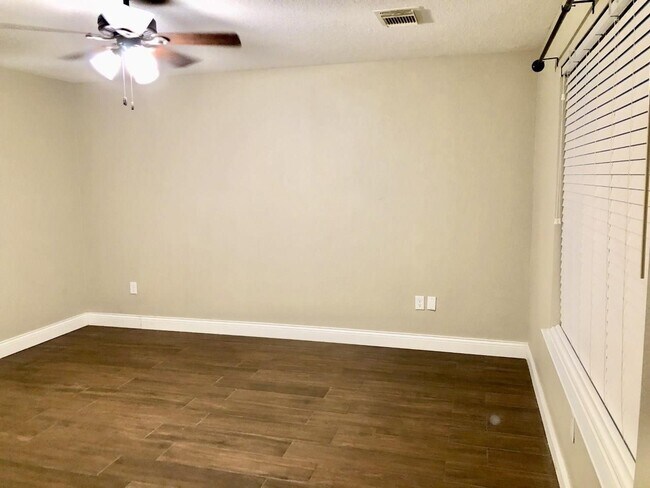 Building Photo - 6315 Canyon Rock Way