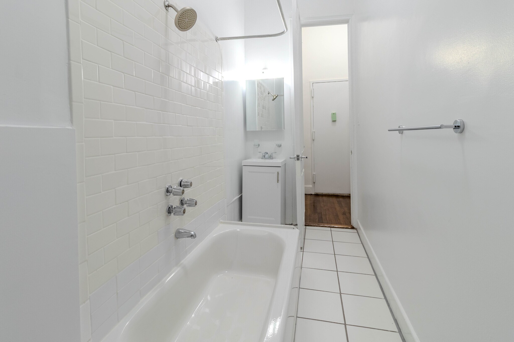 Building Photo - 318 E 53rd St