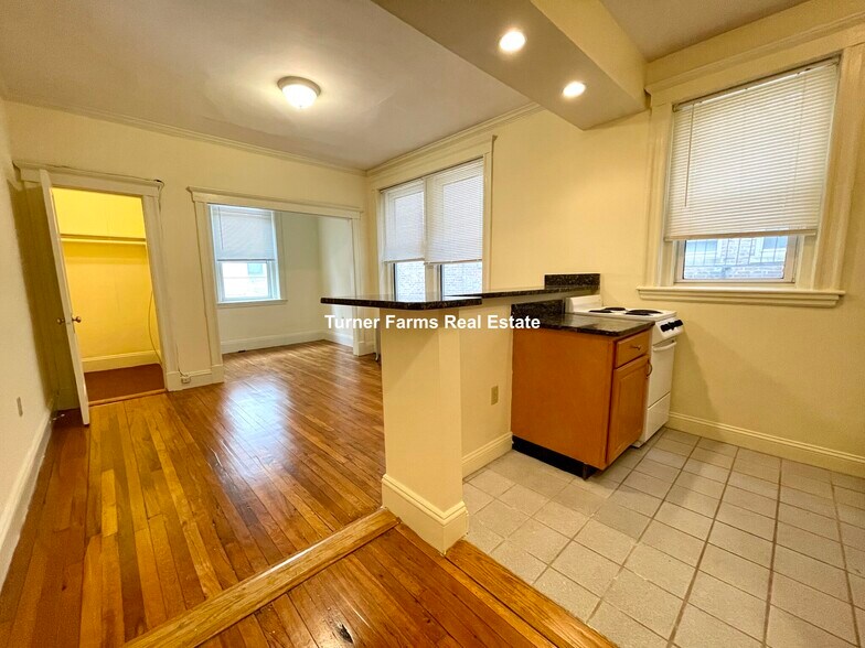 Primary Photo - 61 Park Dr