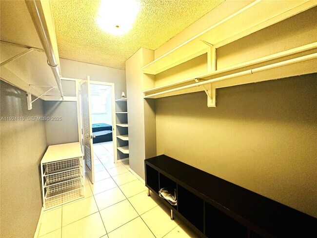 Building Photo - 1501 S Ocean Dr