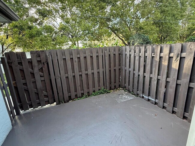 Building Photo - 3003 NW 5th Terrace