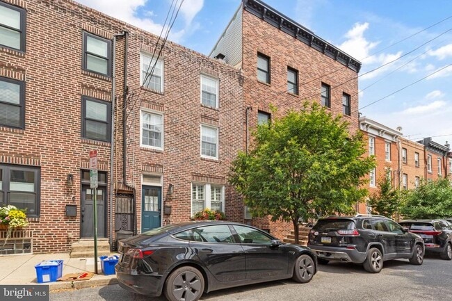 Building Photo - 239 E Thompson St