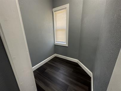 Building Photo - 2206 E 7th St