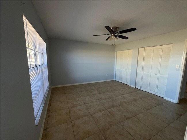 Building Photo - 327 Dundee Dr