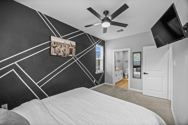 Building Photo - 7418 Mount St