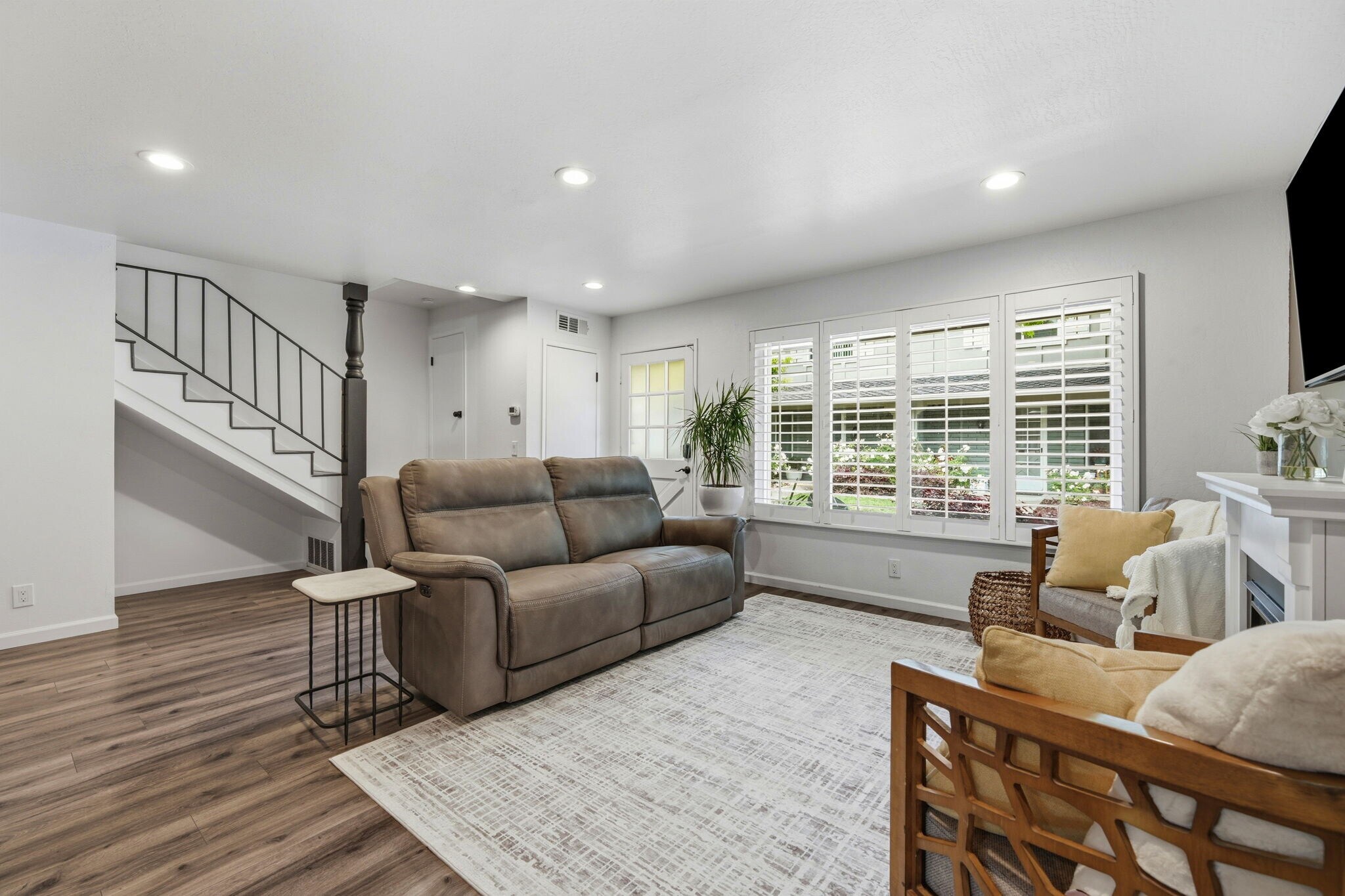 Building Photo - 2561 Fountainhead Dr