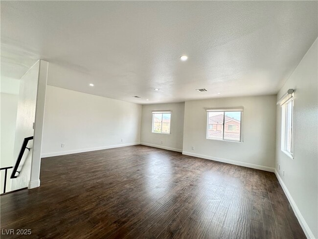Building Photo - 283 Crooked Tree Dr