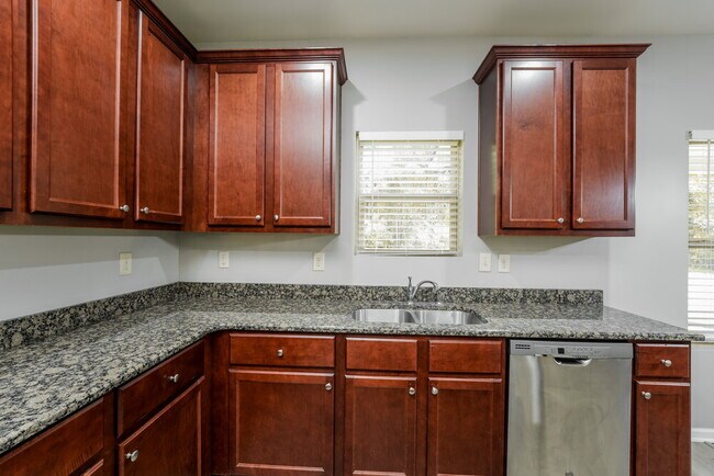 Building Photo - 251 Chandler Bluff Ct SE