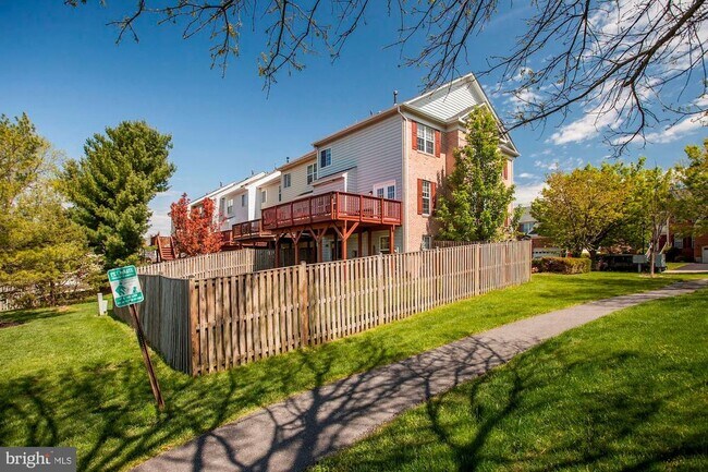 Building Photo - 13724 Valley Oak Cir
