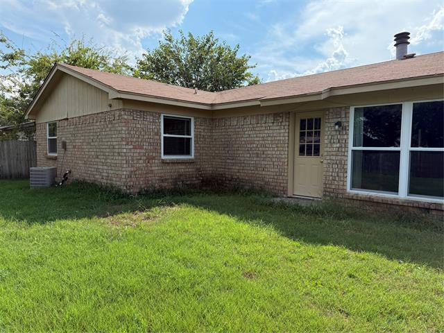 Building Photo - 1040 Meadowview Dr