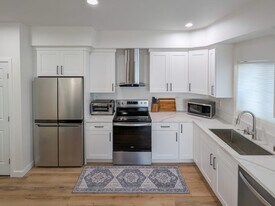 Building Photo - 2158 Fieger St