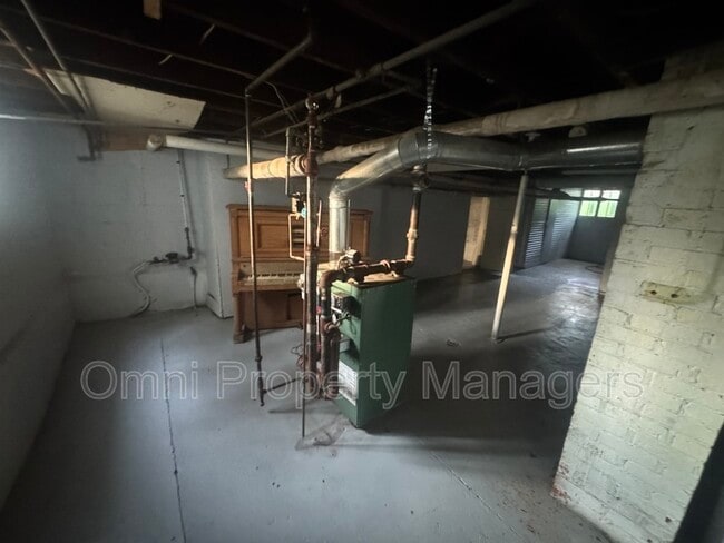 Building Photo - 8421 E 10 Mile Rd