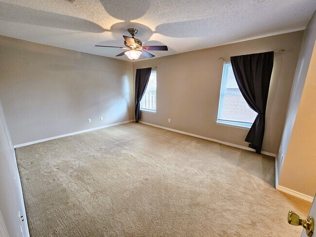 Building Photo - 5168 Whitehurst Ln