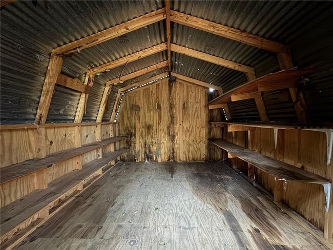 Building Photo - 2613 Old Military Rd