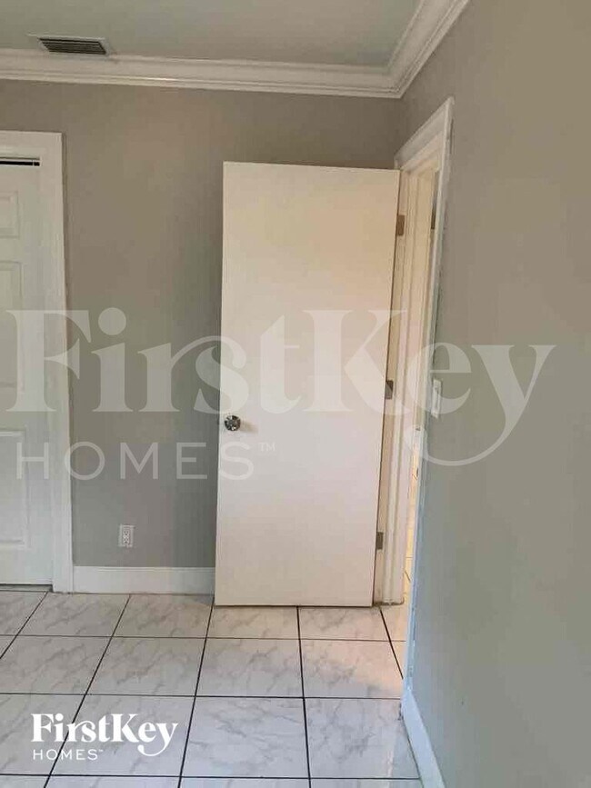 Building Photo - 630 NW 67th Terrace