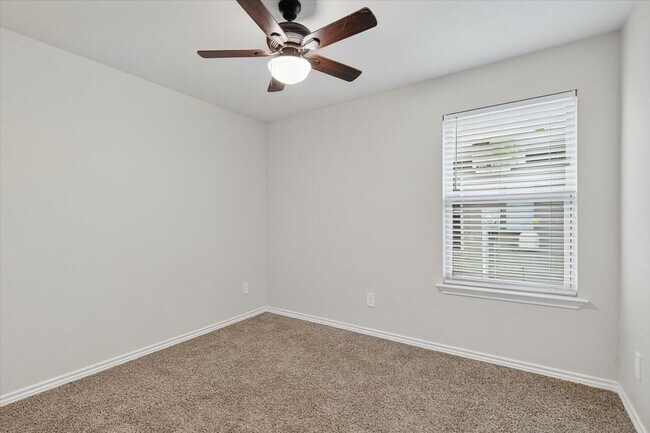 Building Photo - 3909 Shiva Dr