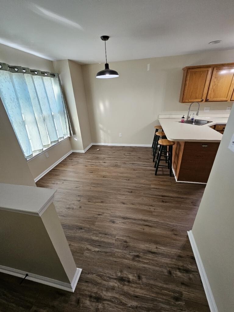 Building Photo - 666 Walnut Tree Dr