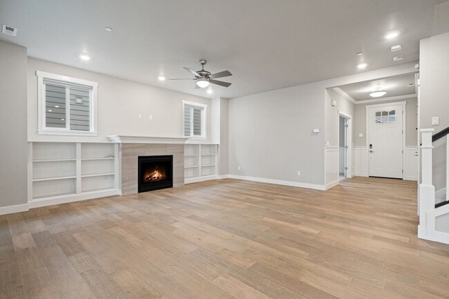 Building Photo - Newer 4-Bedroom Home in Bremerton