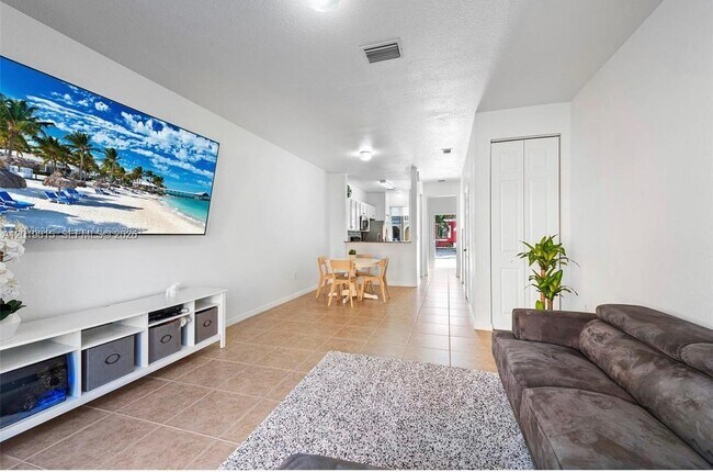 Building Photo - 1820 SW 89th Terrace