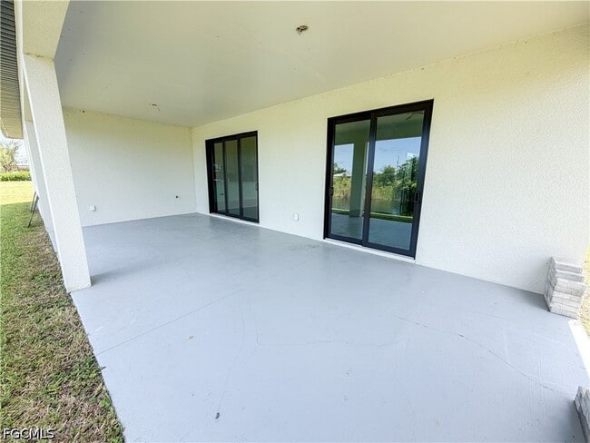 Building Photo - 2102 NW 6th Pl