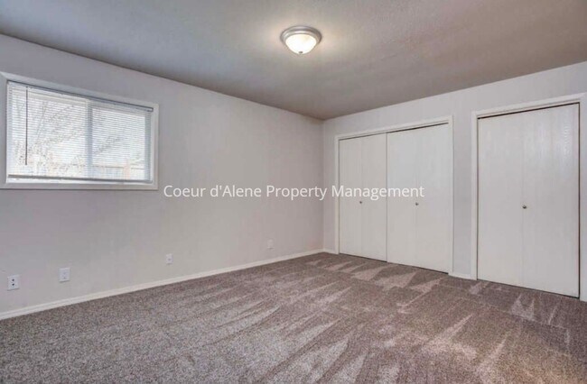 Building Photo - 2 bed, 2 bath duplex in Hayden