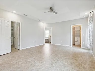 Building Photo - 5987 Ridge Lake Cir
