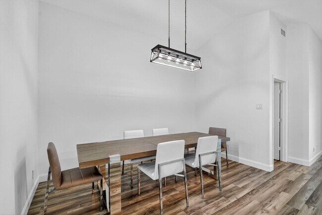 Building Photo - 1891 Oak Berry Cir