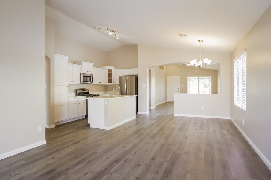 Building Photo - 13284 W Port Au Prince Ln