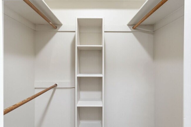 Building Photo - Updated 3-Bedroom Condo with Granite Kitchen in Low-Maintenance Community