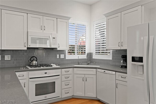 Building Photo - 216 Spring River Ave