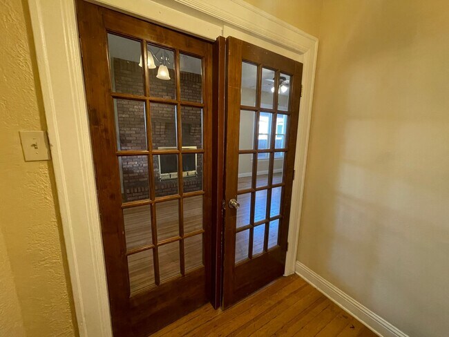 Building Photo - Charming 3 Bed 2 Bath in Downtown Denver.