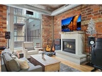 Building Photo - 521 S 7th St