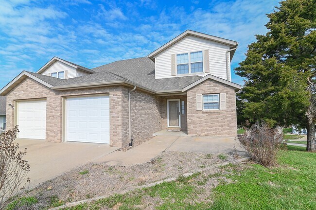 Building Photo - 5204 Deer Ridge