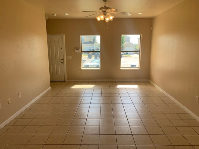 Building Photo - *MOVE IN SPECIAL* Spacious 3BR Two-Story Near Lackland AFB with Fenced Backyard