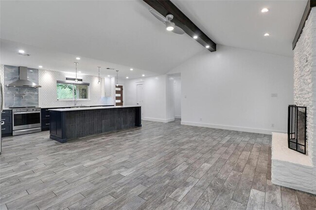 Building Photo - 13201 Fawn Valley Dr