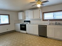 Building Photo - 144 Vley Rd