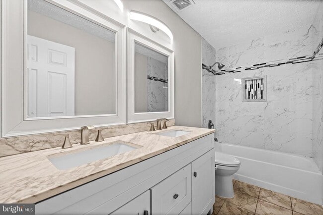 Building Photo - 915 Cypress Point Cir