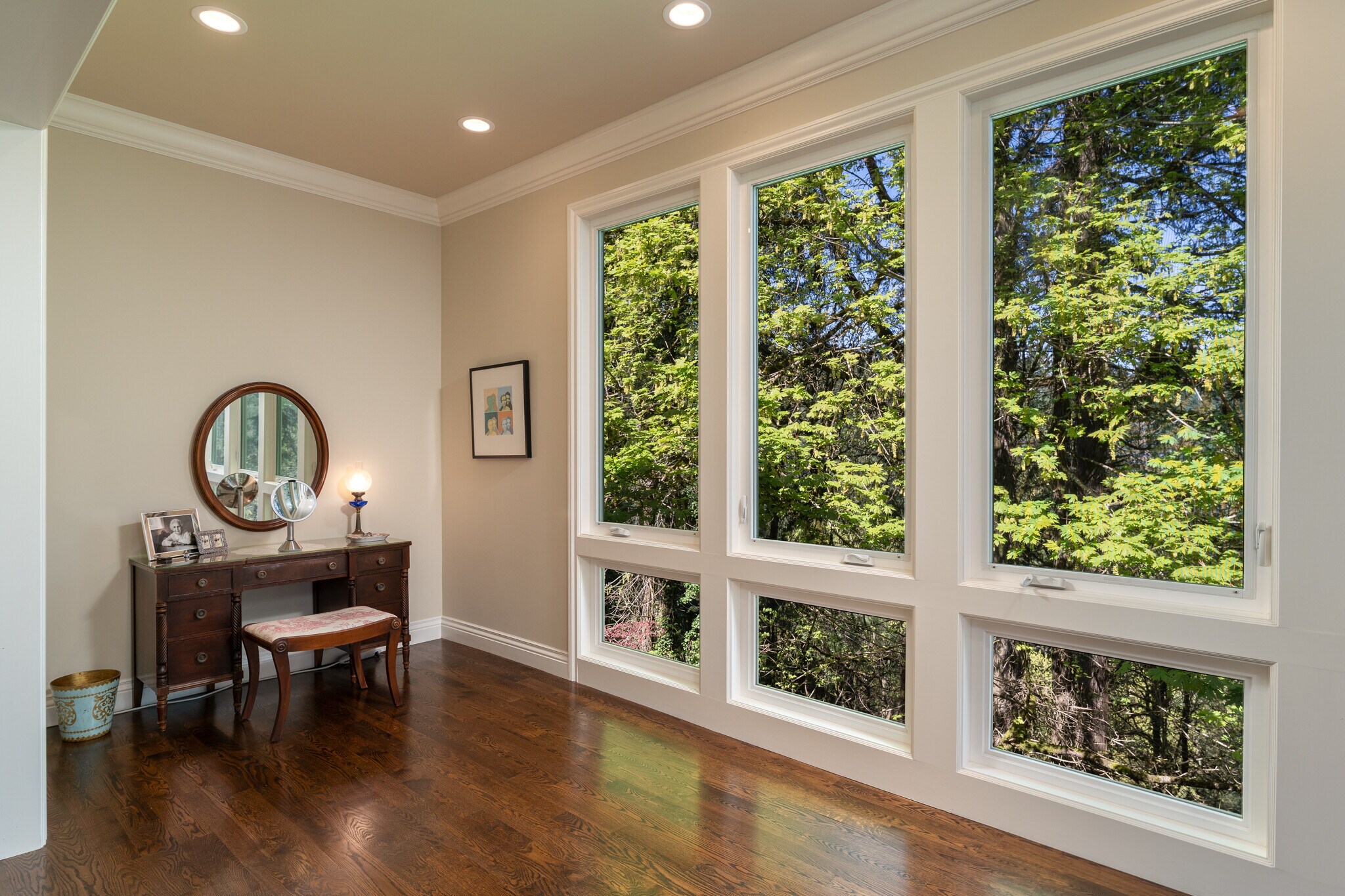 Building Photo - 2744 SW Sherwood Dr