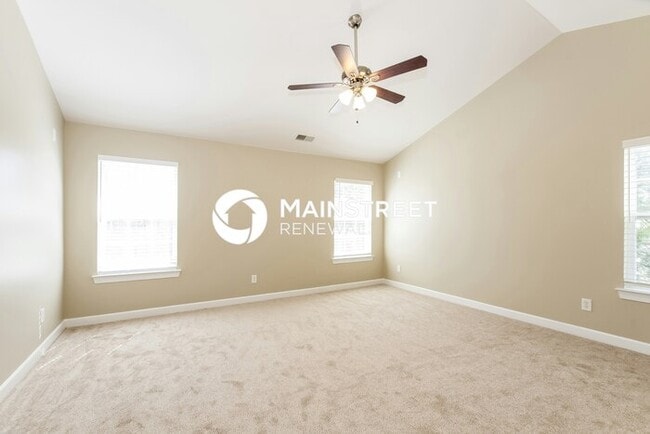 Building Photo - 4500 Hyperion Ct