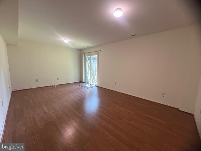 Building Photo - 7712 Chatfield Ln