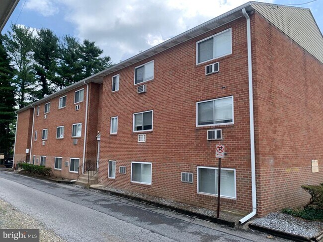 Building Photo - 459 Hockersville Rd