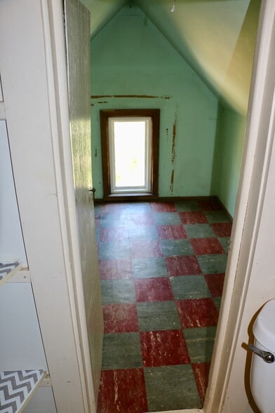 Top Level Storage/Closet - 303 W Pleasant St
