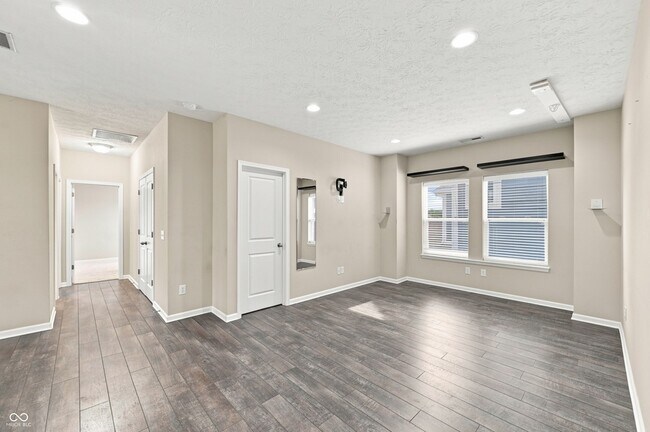 Building Photo - 9124 Hawkins Rd