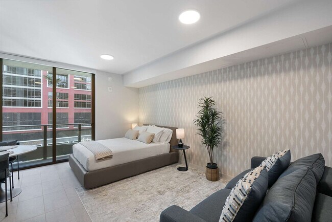 Building Photo - 121 NE 5th St