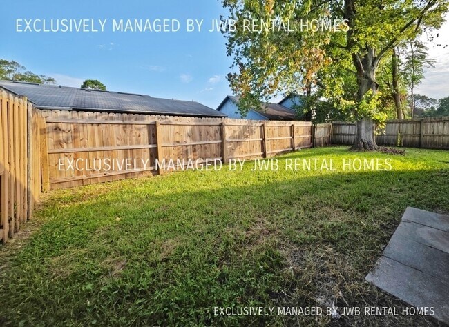 Building Photo - 2654B Carmel Ct