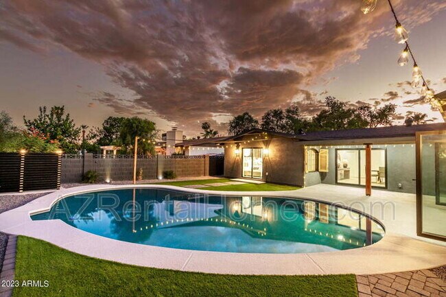 Building Photo - 3005 N 81st Pl